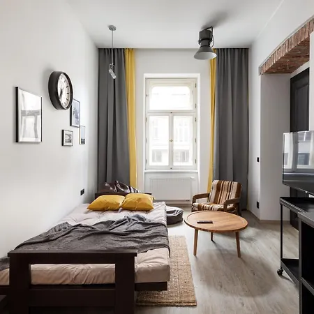 Designer In New Town By Days - 